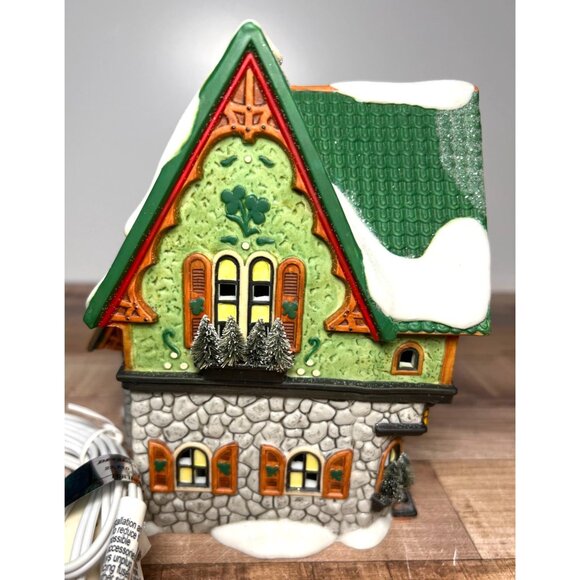 Department 56 McElfins Irish Restaurant & Gifts Lighted House North Pole series - Picture 3 of 9